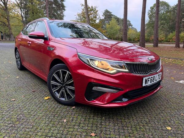 Red 2018 Kia Optima Estate Front-wheel drive Manual