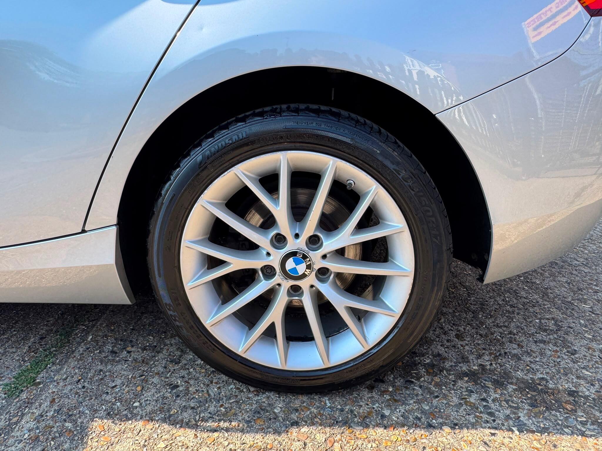 BMW 1 Series view 30