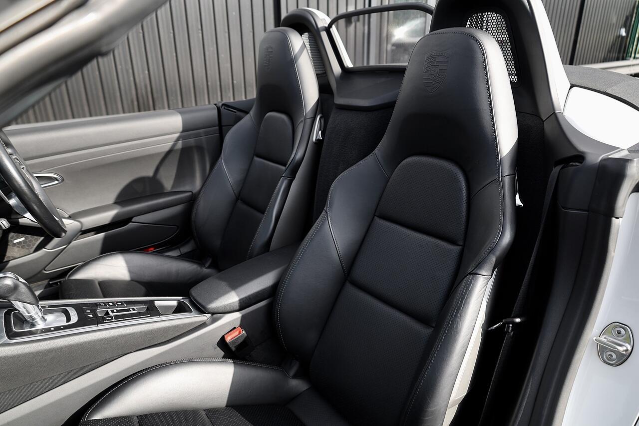 Porsche 718 Boxster view 9