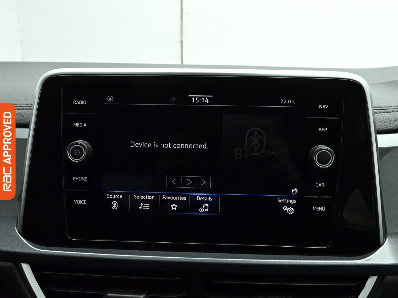 Volkswagen T-Roc view 18