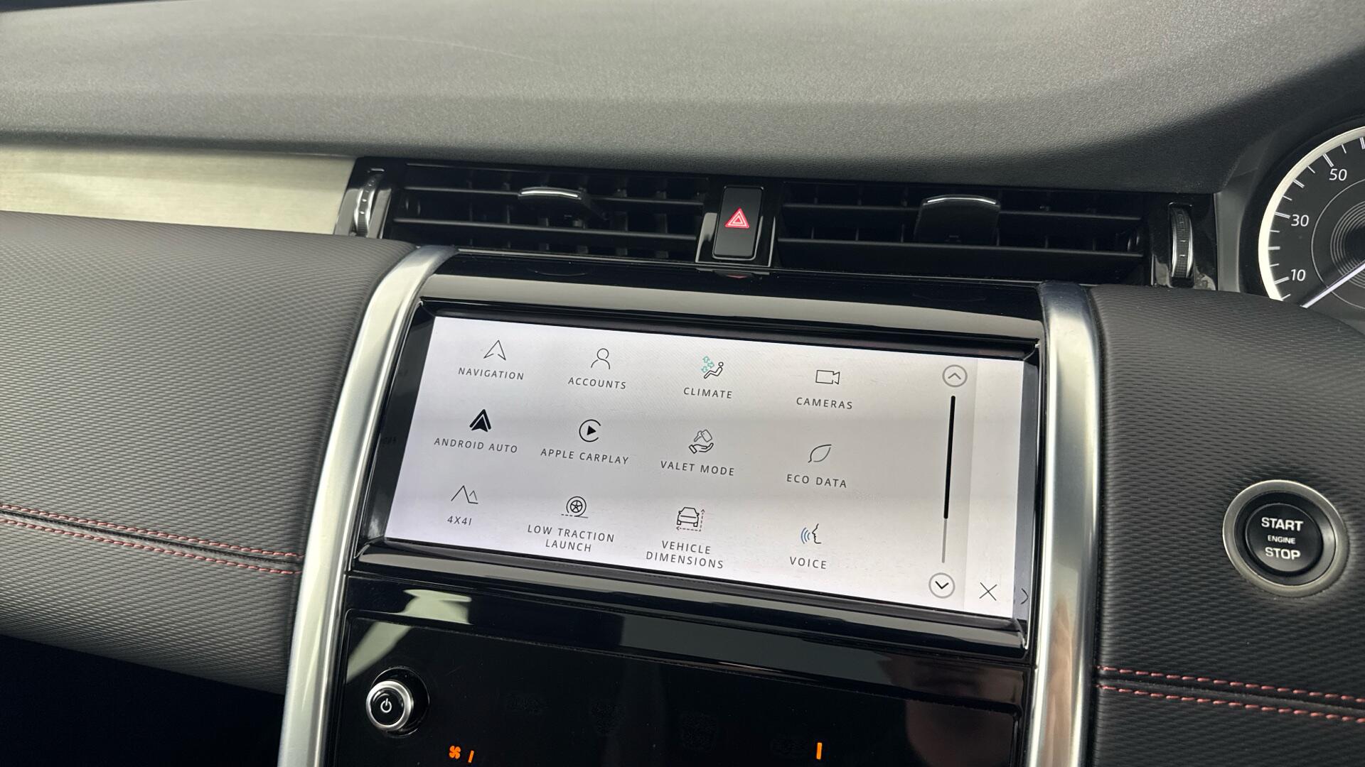 Land Rover Discovery Sport view 32
