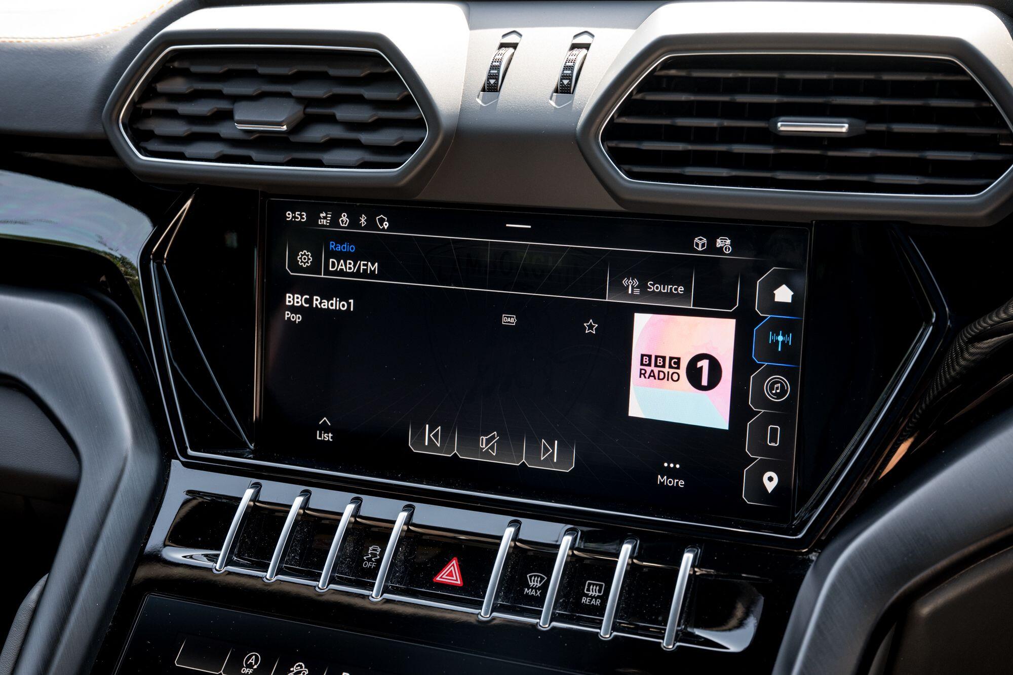 Lamborghini Urus view 56