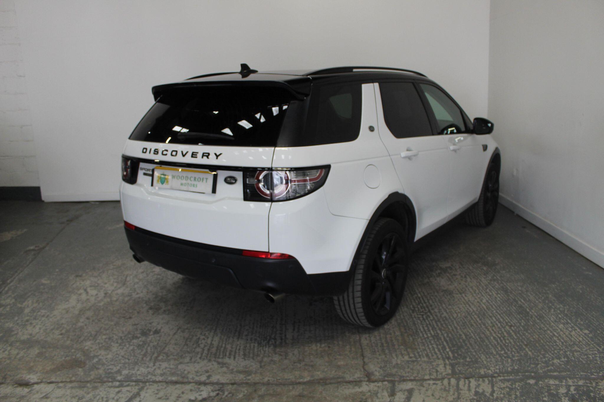 Land Rover Discovery Sport view 8