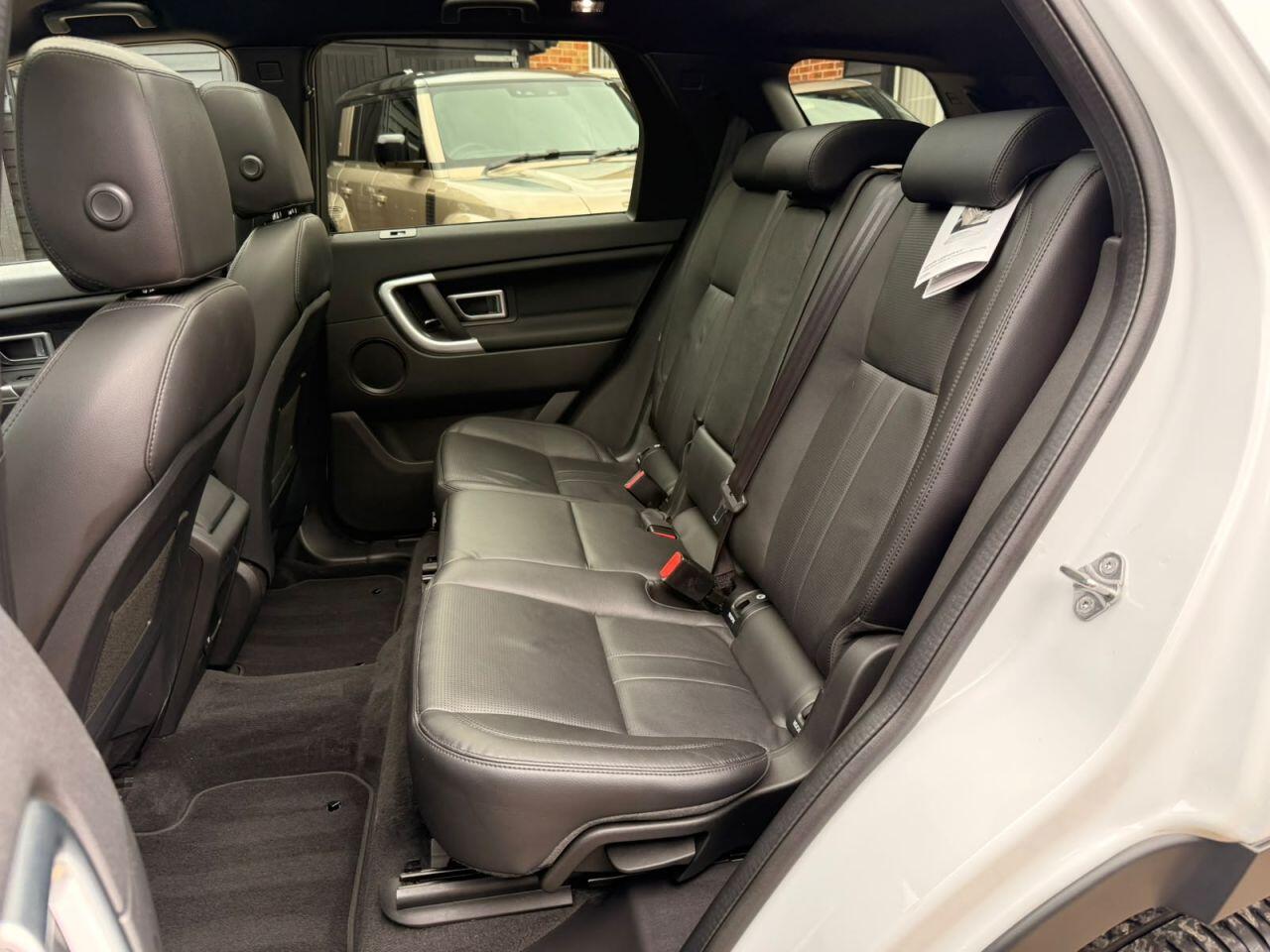 Land Rover Discovery Sport view 12