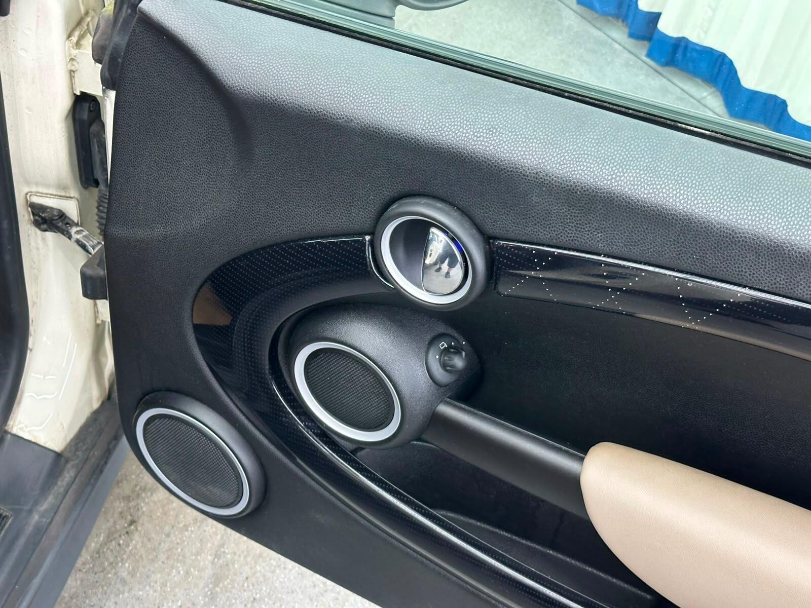 Mini Hatch view 36