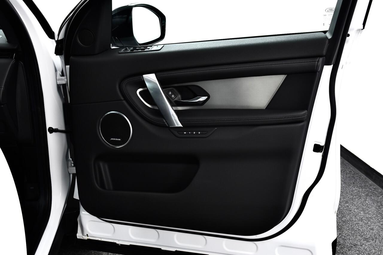 Land Rover Discovery Sport view 22