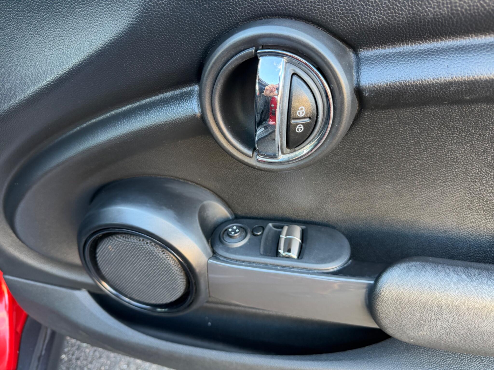 Mini Cooper view 12