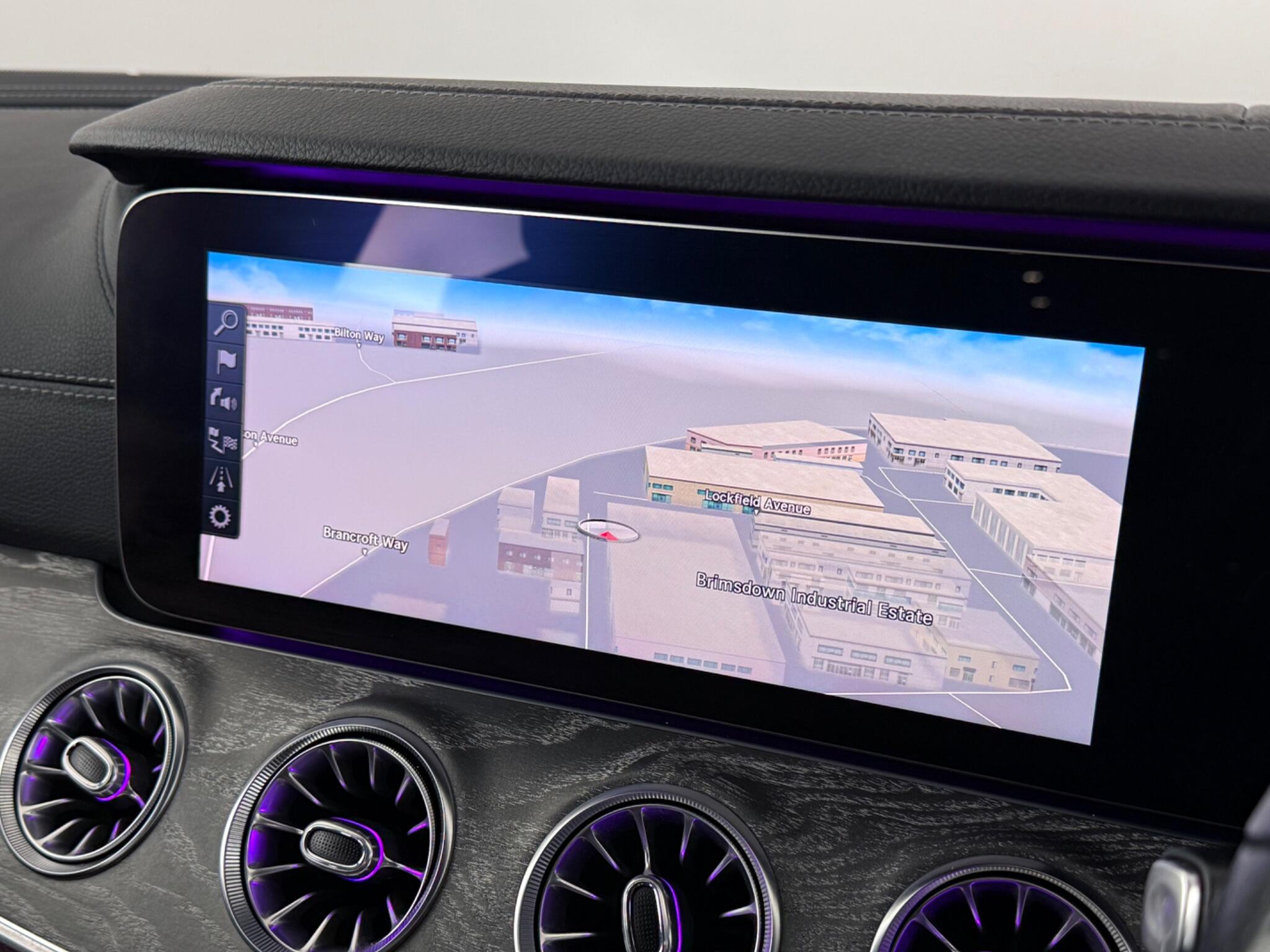 Mercedes-Benz CLS view 25
