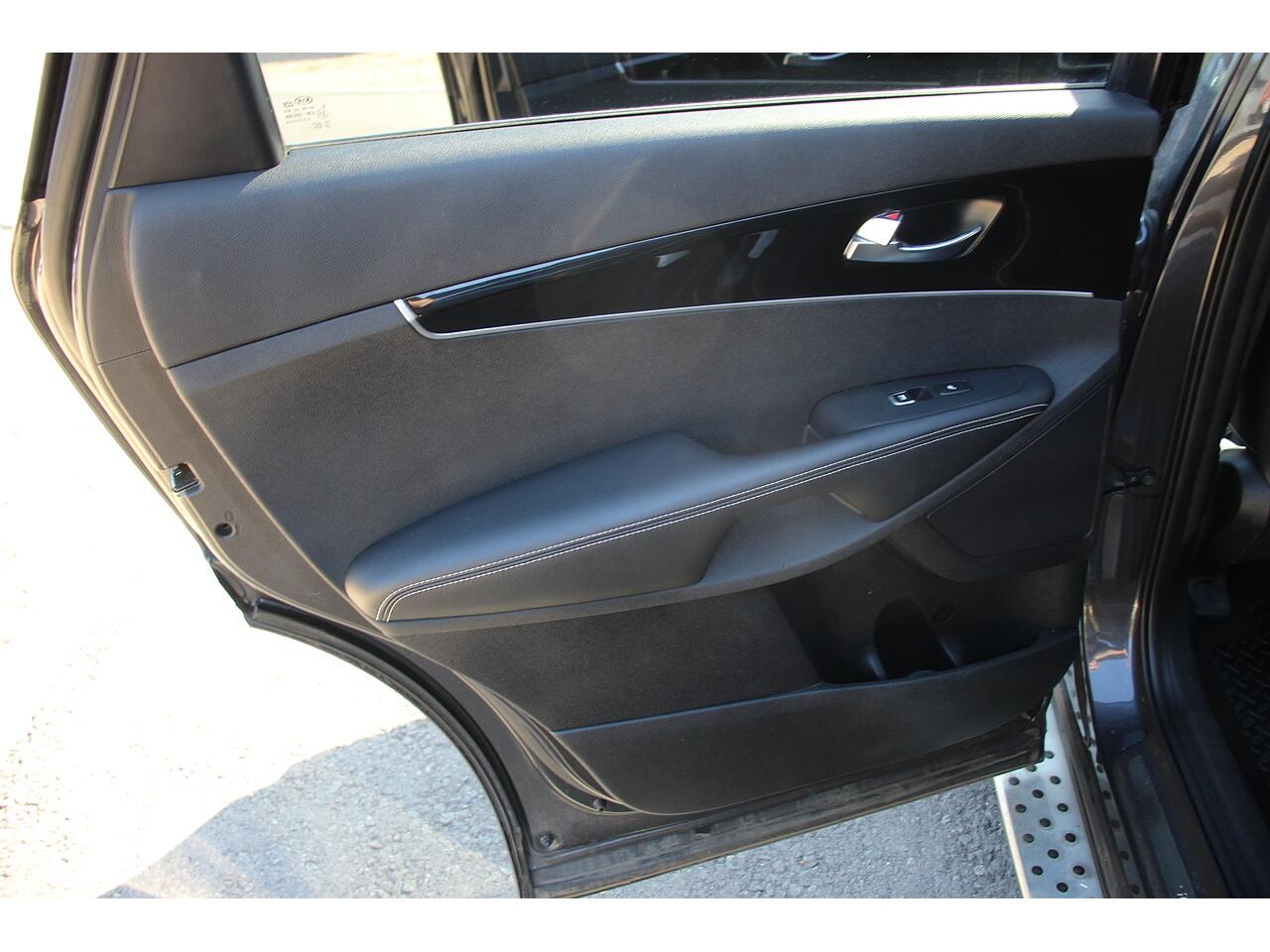 Kia Sorento view 34