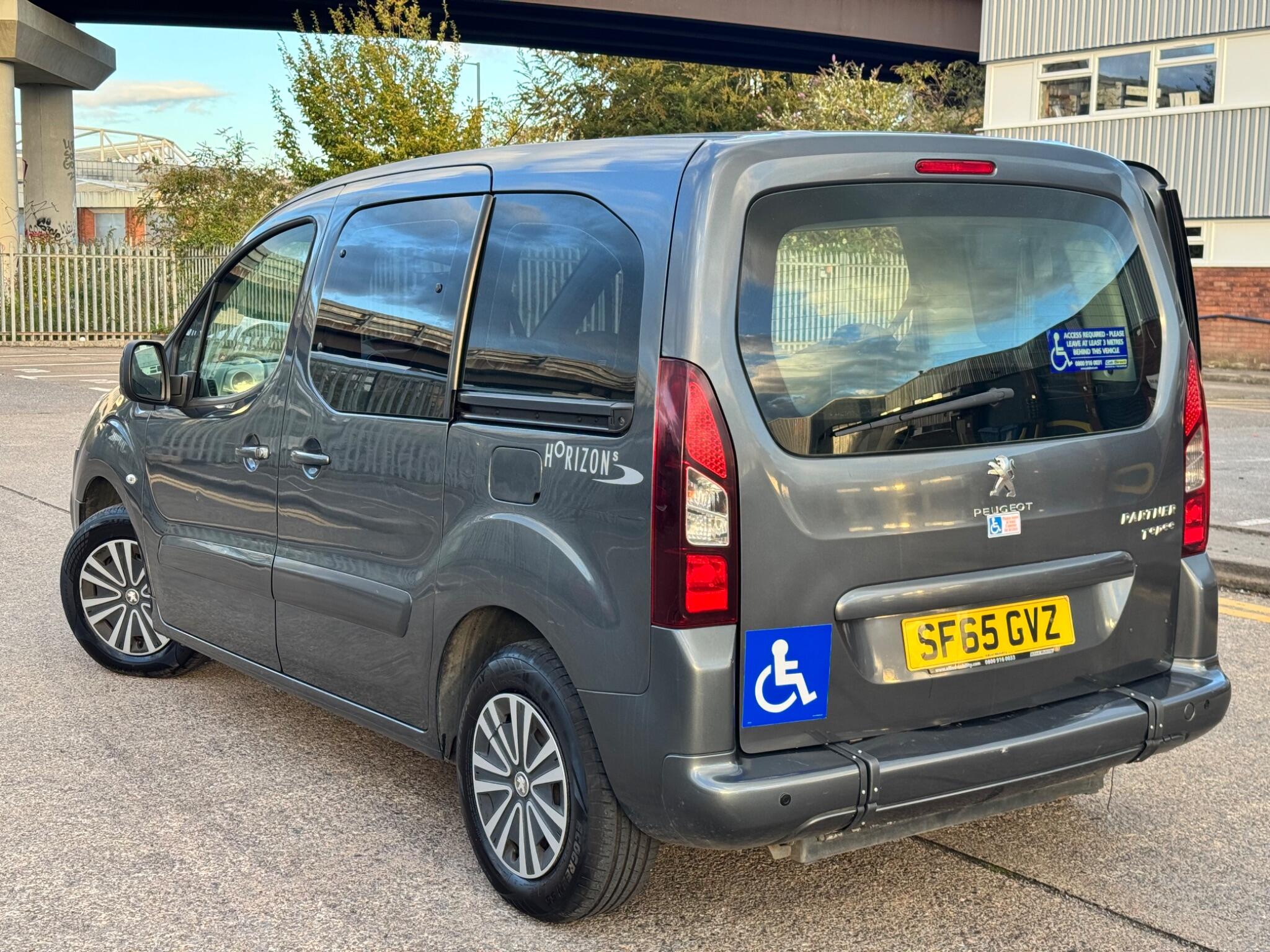 Peugeot Partner Tepee view 4