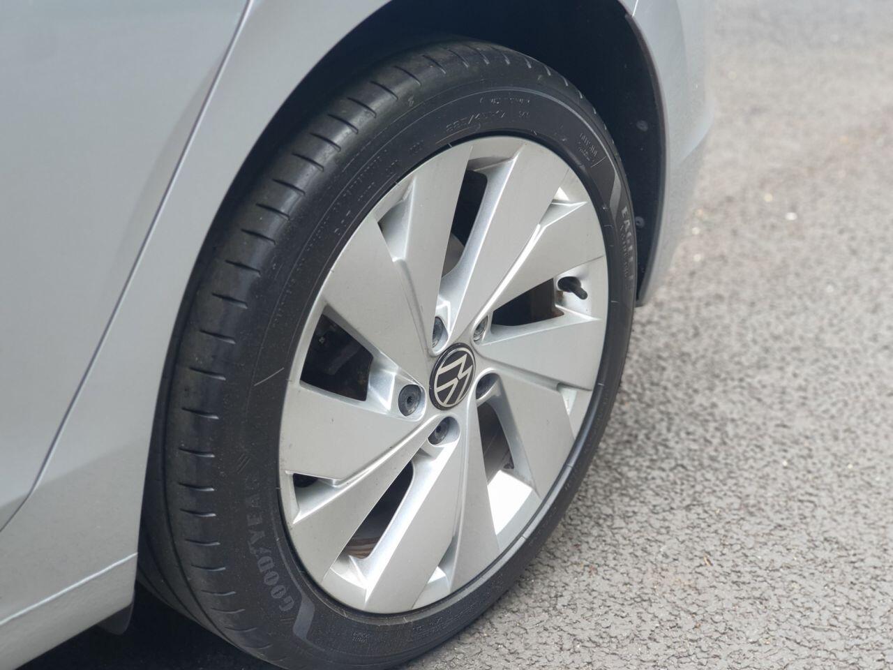 Volkswagen Golf view 10