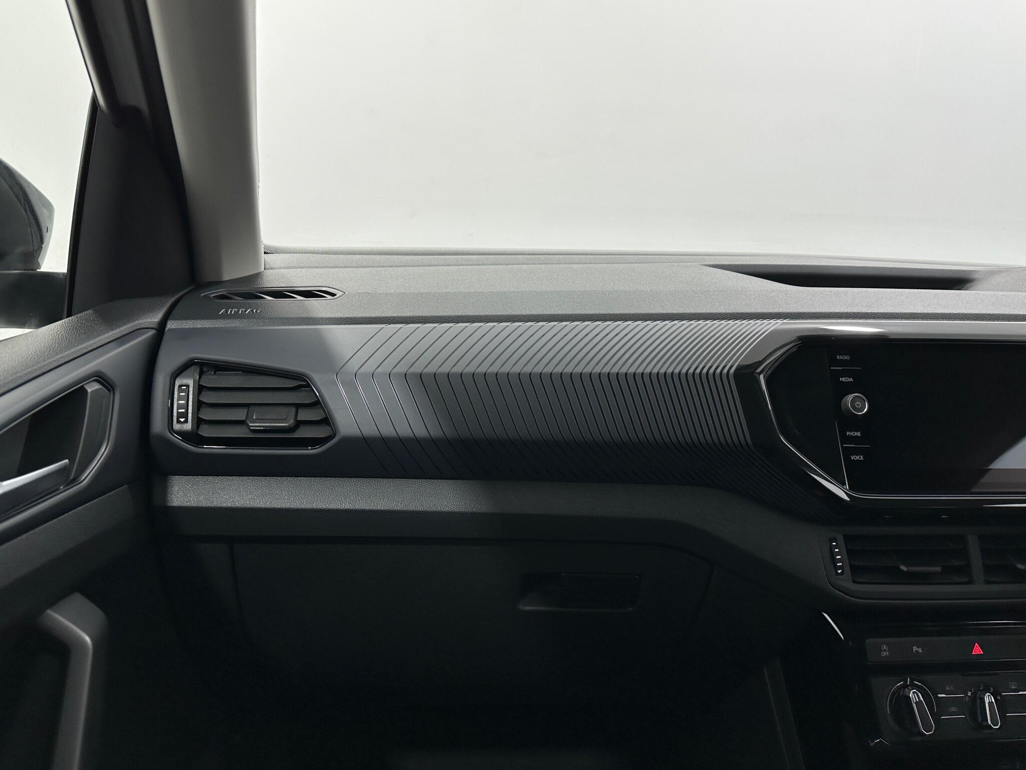 Volkswagen T-Cross view 28