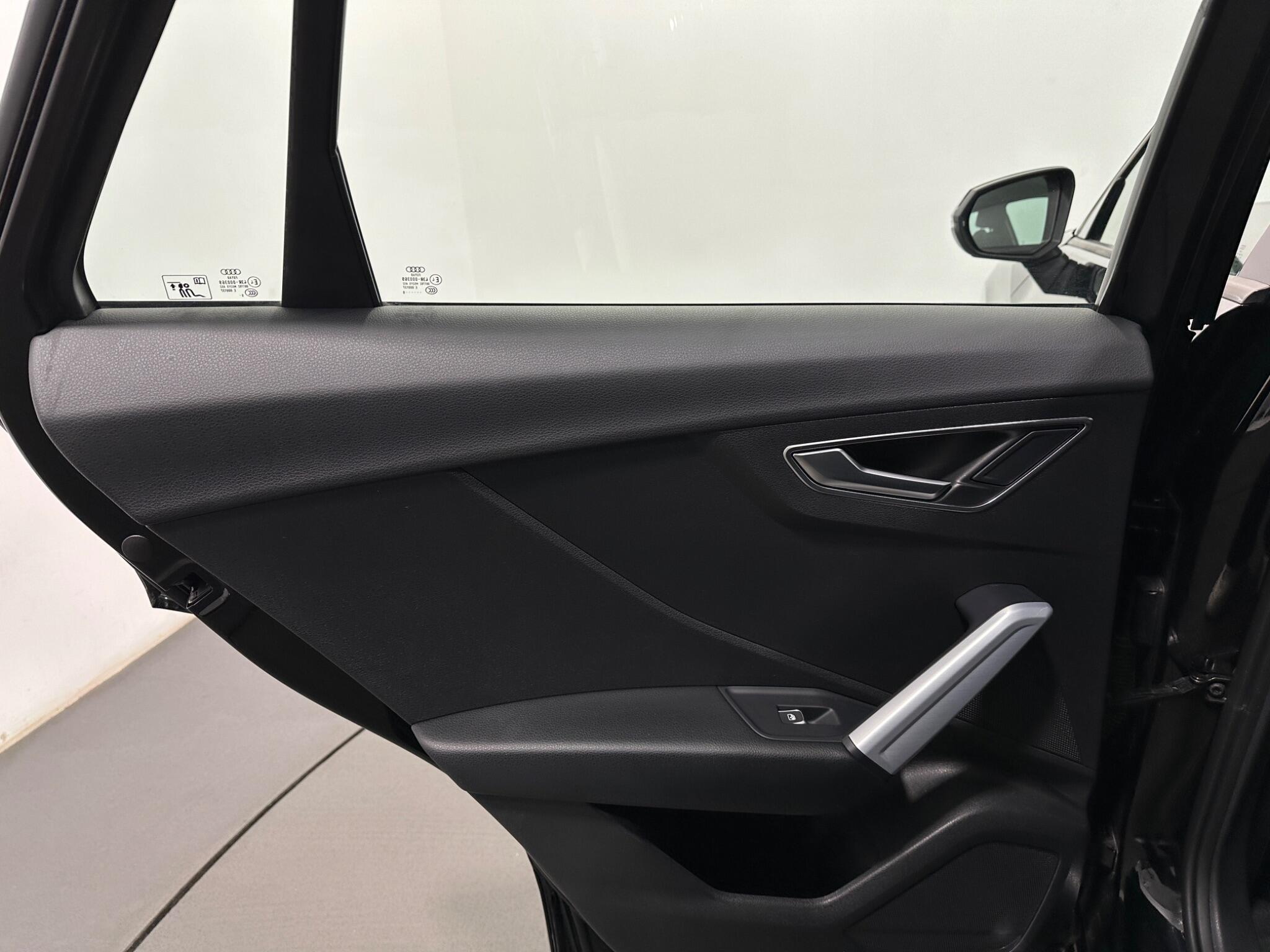 Audi Q2 view 40