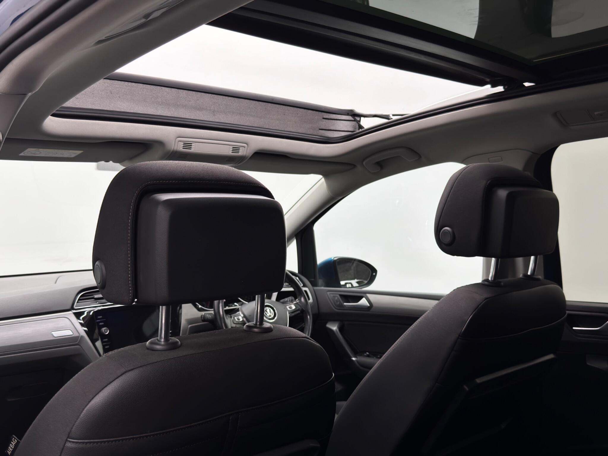 Volkswagen Touran view 68