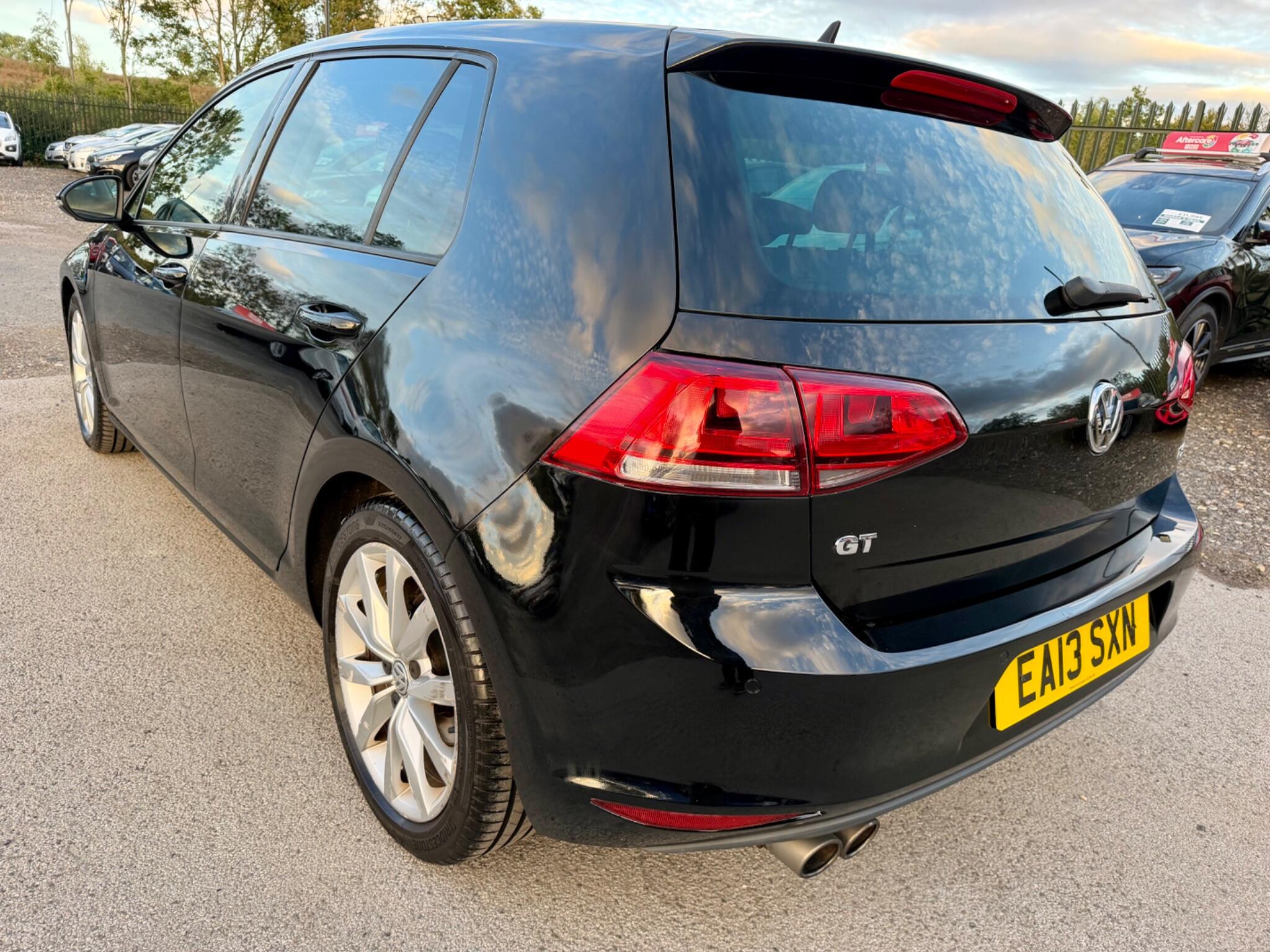 Volkswagen Golf view 12