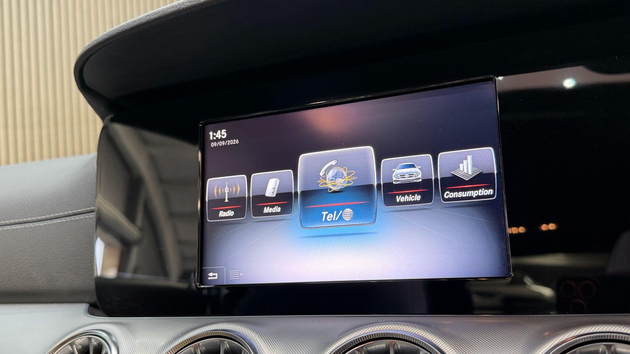 Mercedes-Benz E-Class view 27