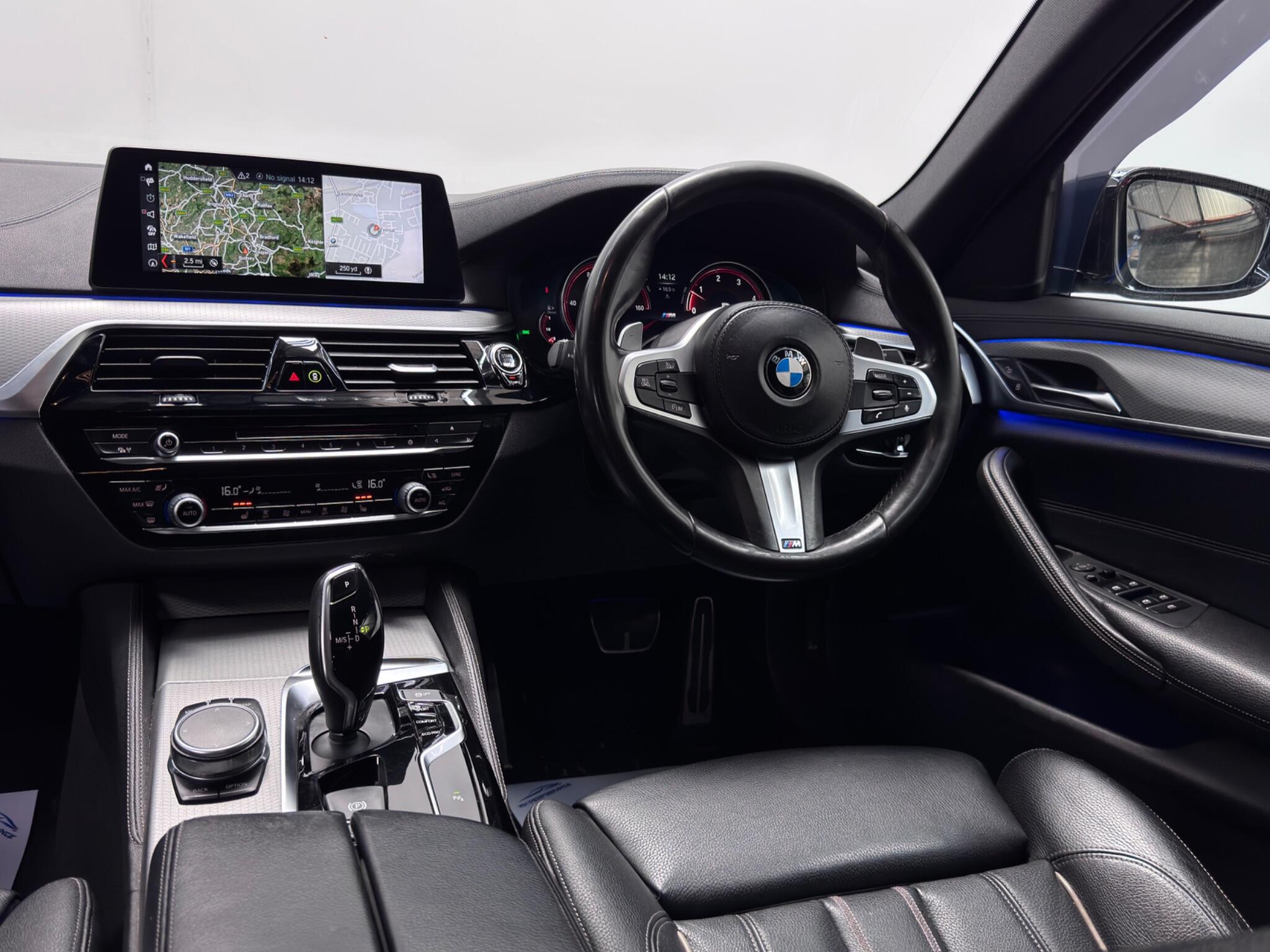 BMW 5 Series view 17