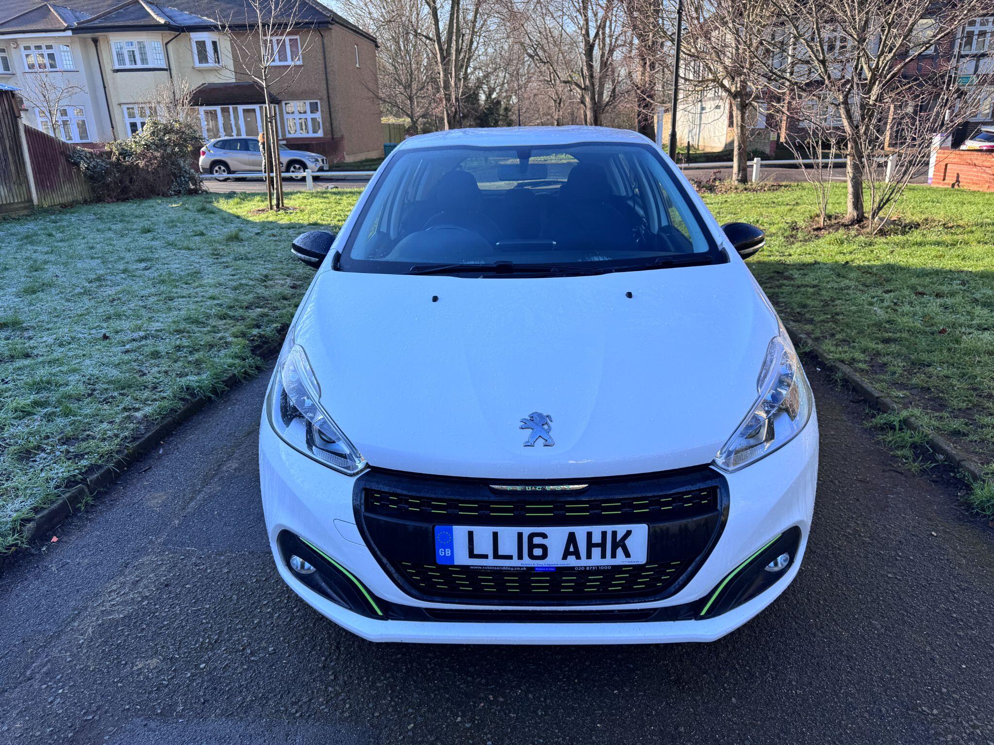 2016 Peugeot 208 image 3