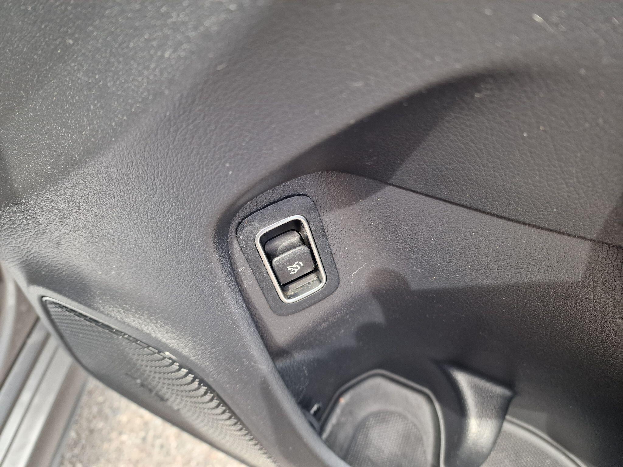 Mercedes-Benz CLA view 34