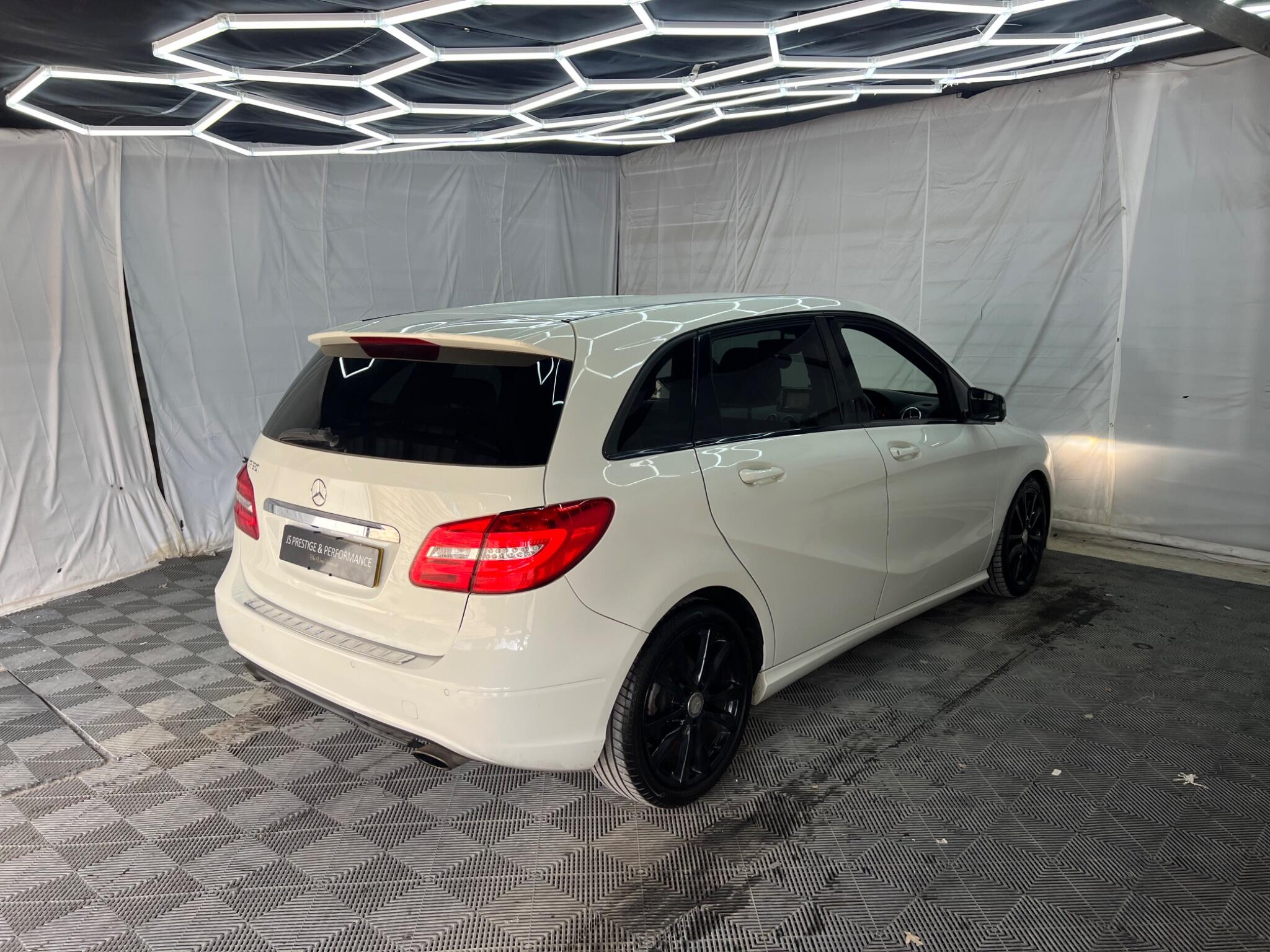 Mercedes-Benz B Class view 8