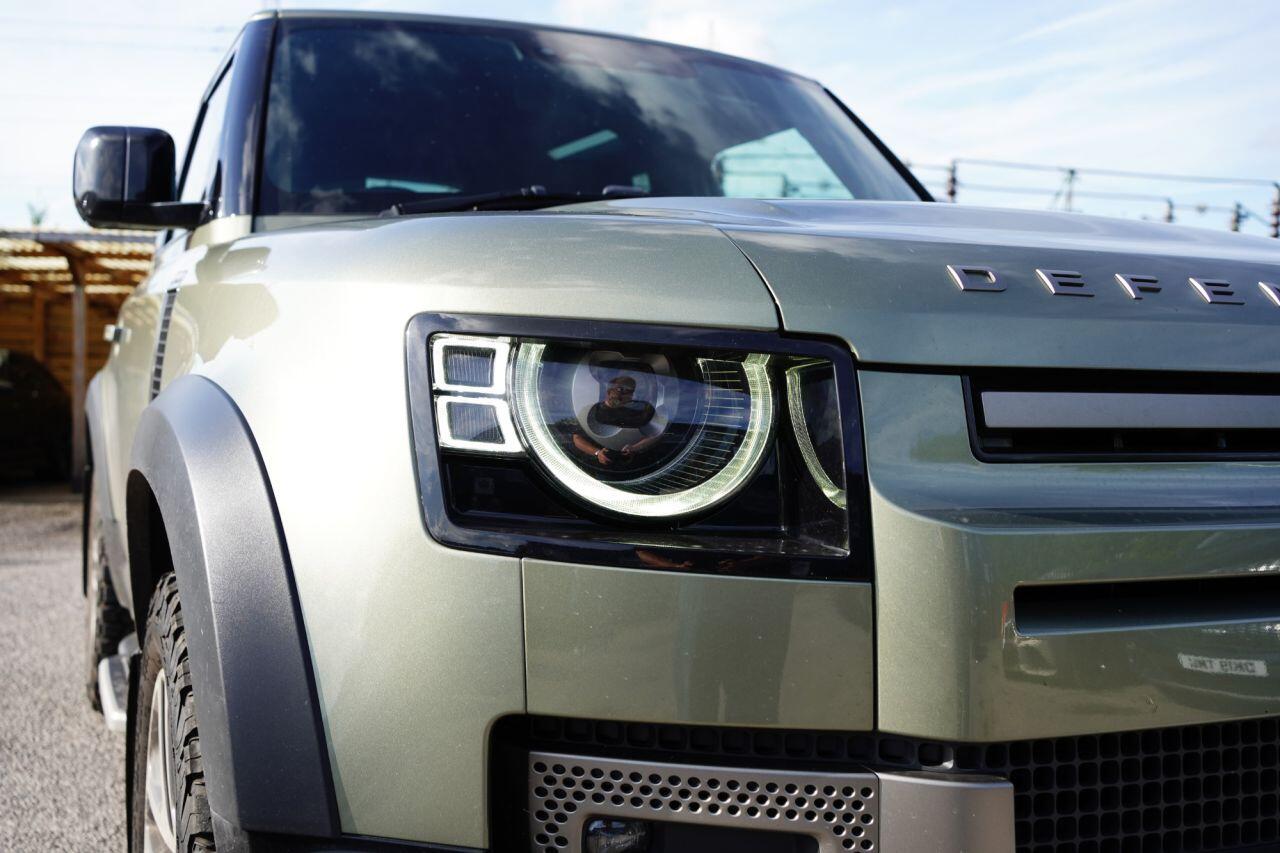Land Rover Defender view 15