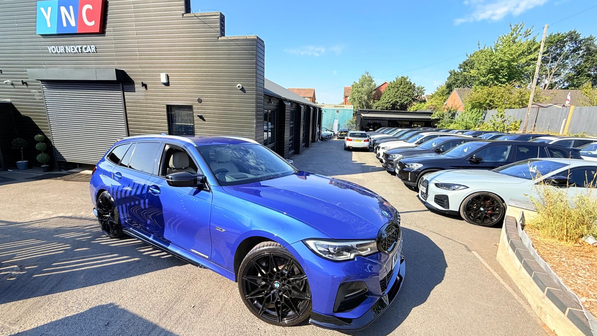 BMW 3 Series view 5