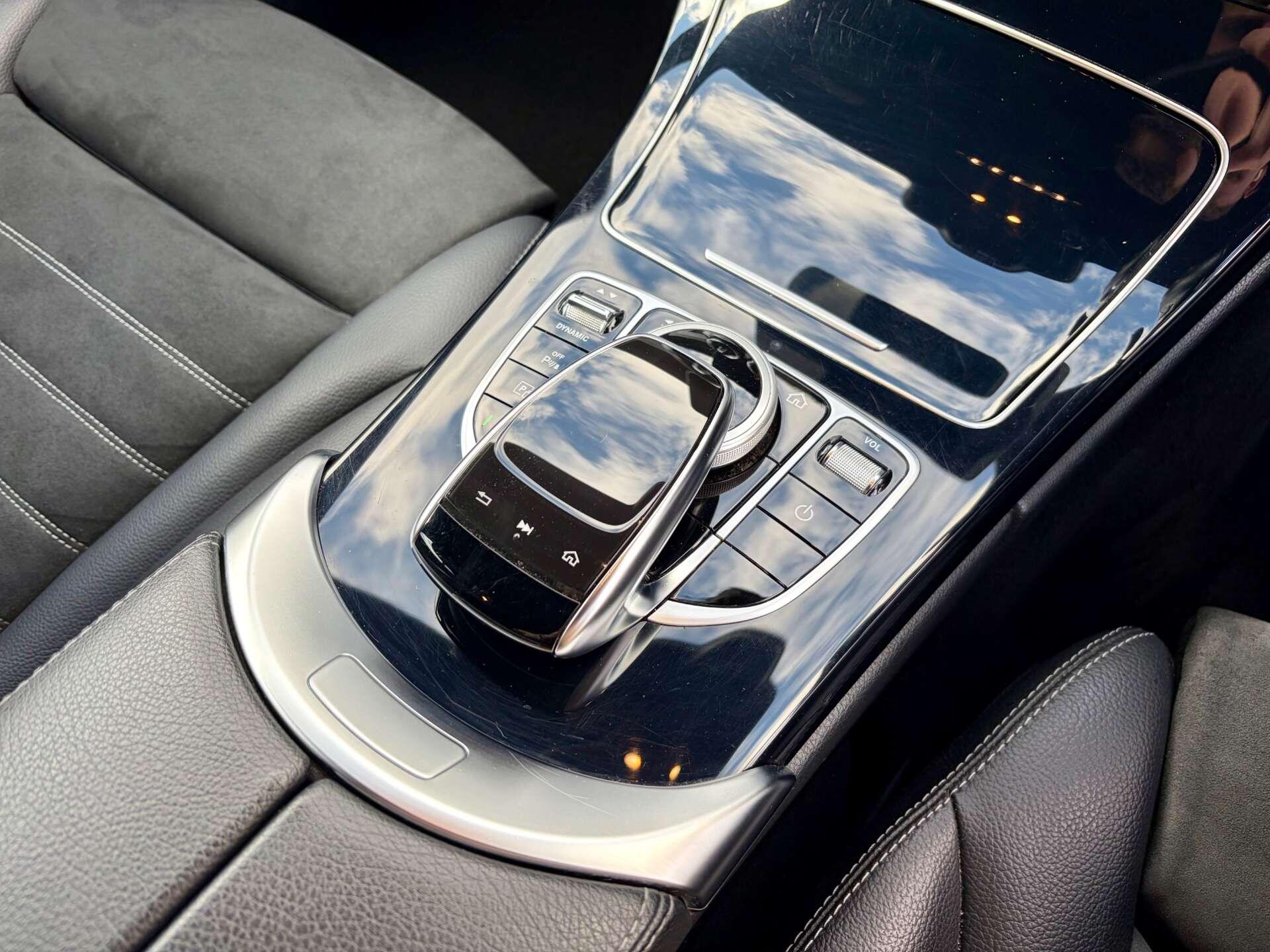 Mercedes-Benz C Class view 50