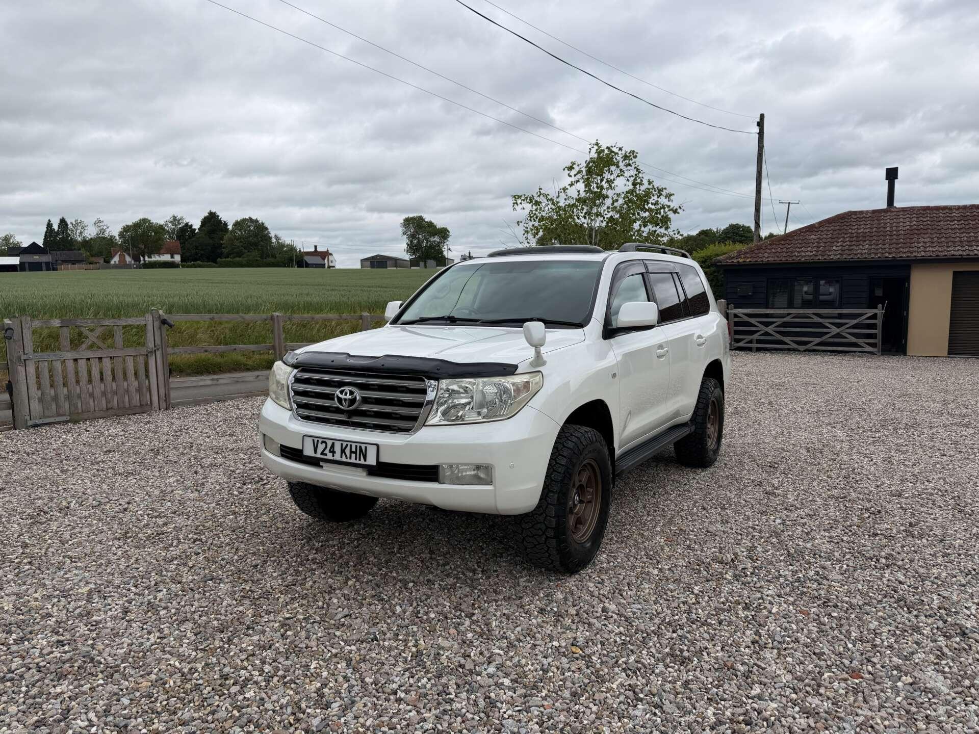 Toyota Land Cruiser view 2