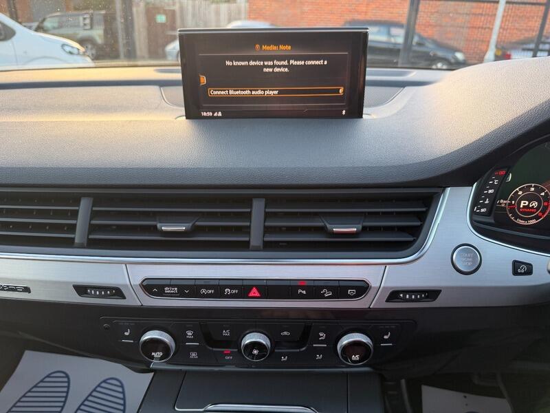 Audi Q7 view 39
