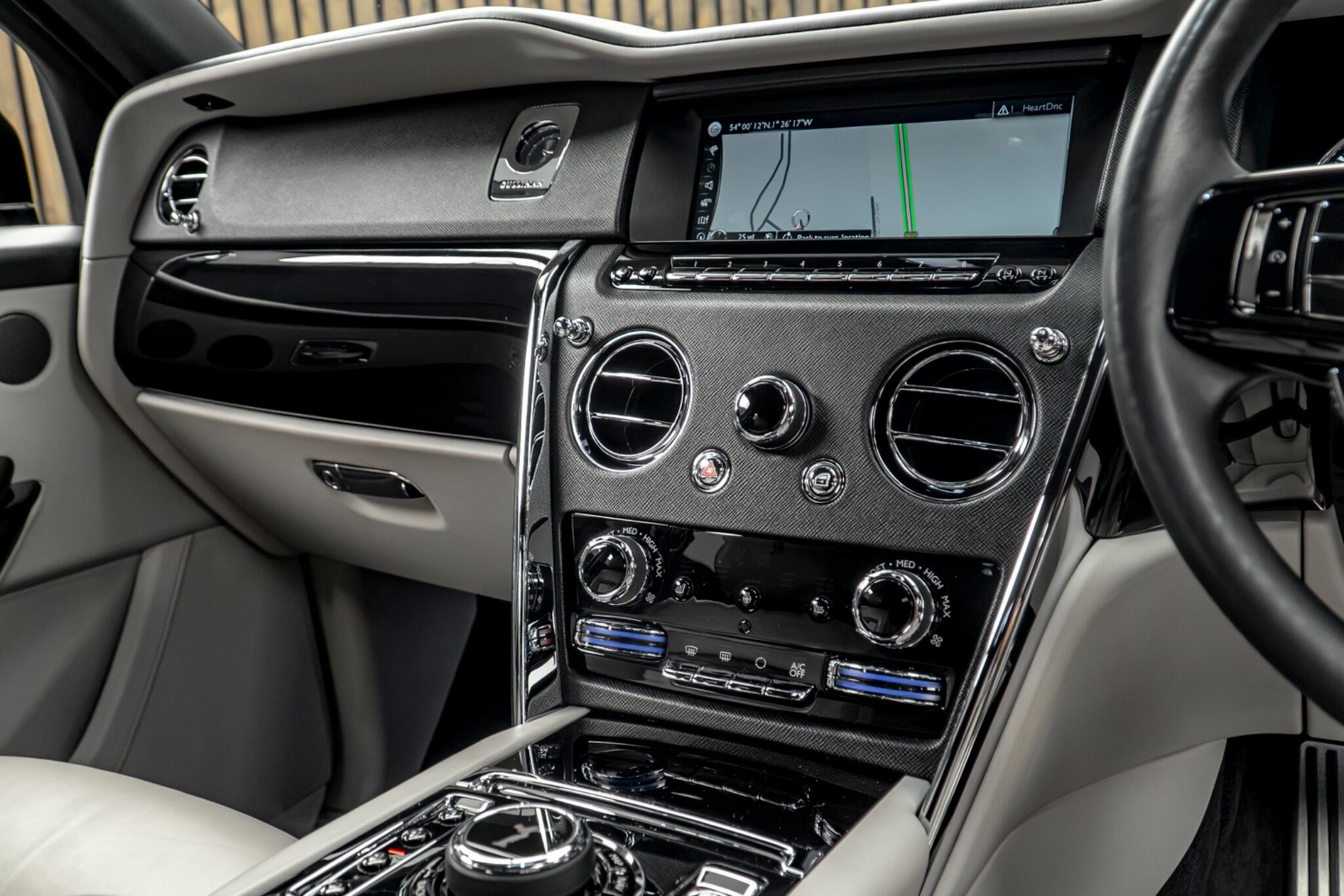 Rolls-Royce Cullinan view 25