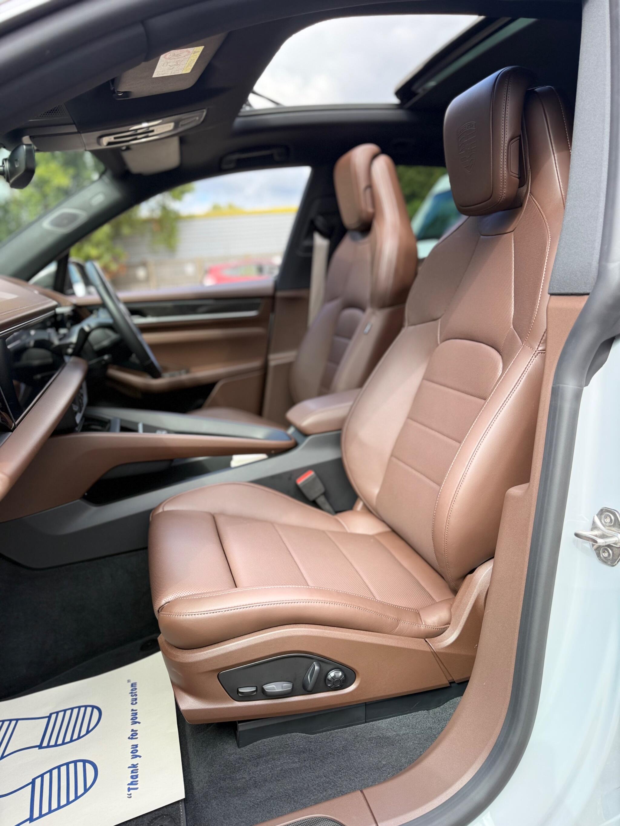 Porsche Macan view 48