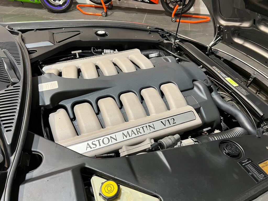Aston Martin DB7 view 41