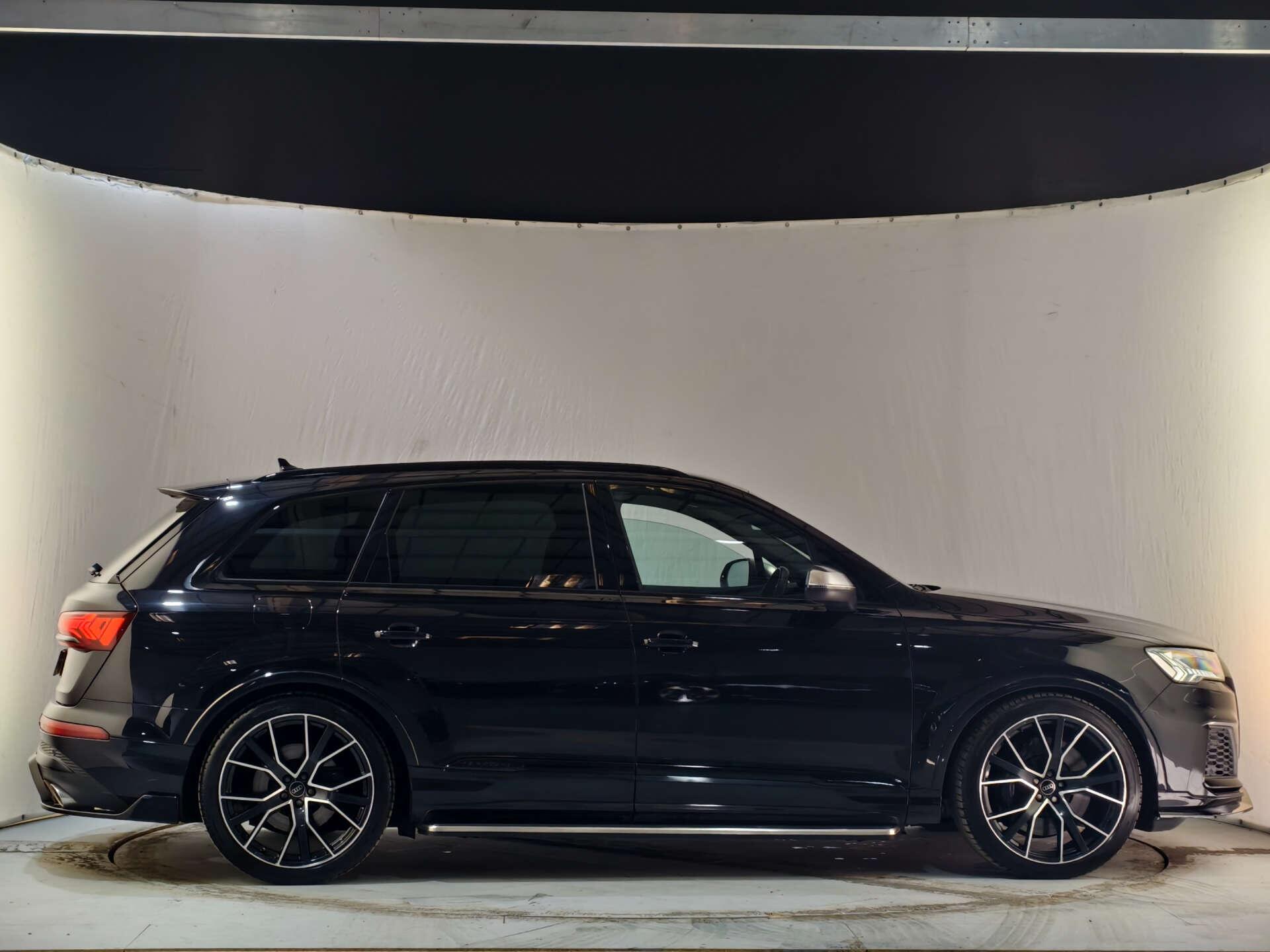 Audi SQ7 view 19