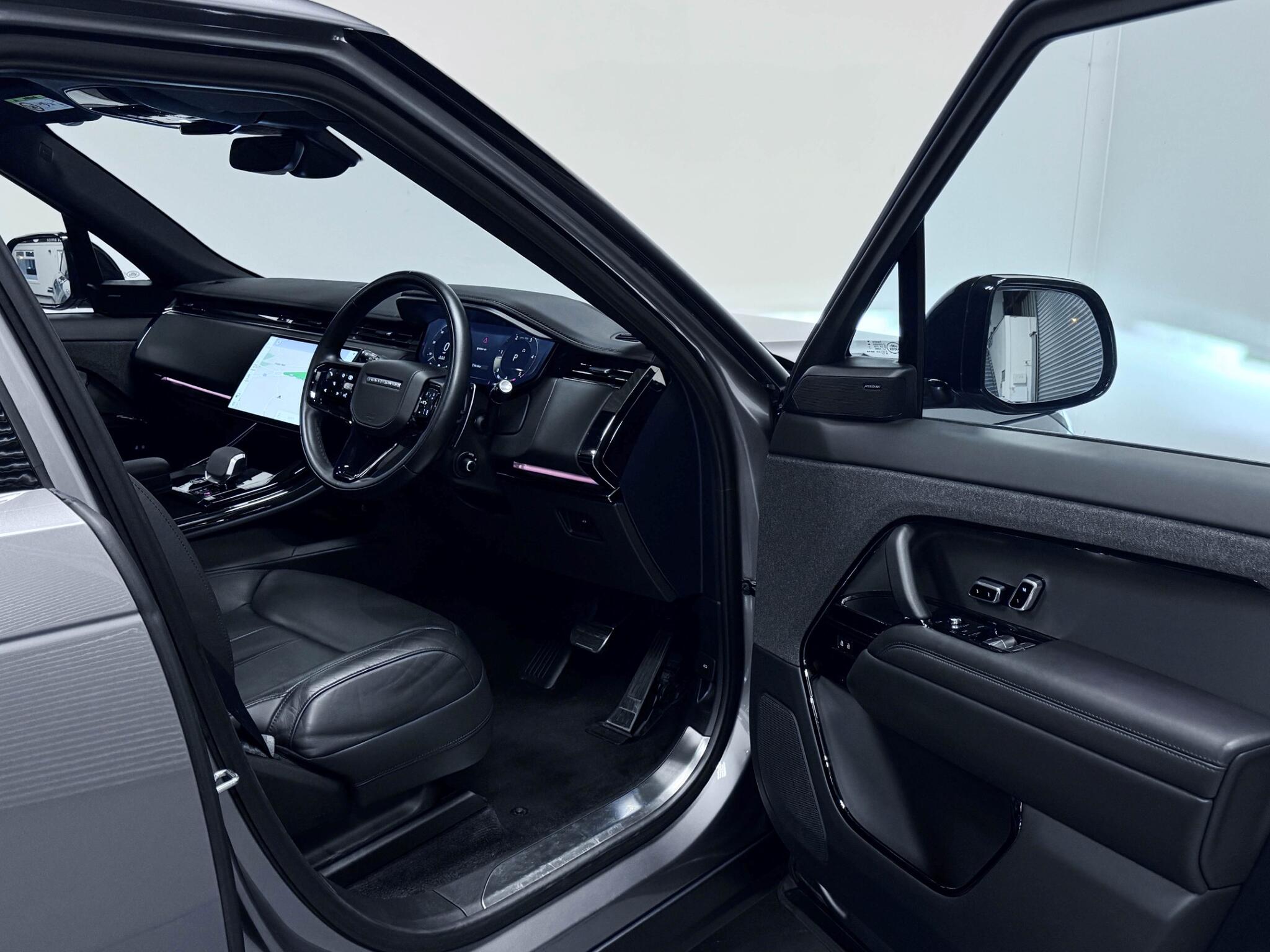 Land Rover Range Rover Sport view 33