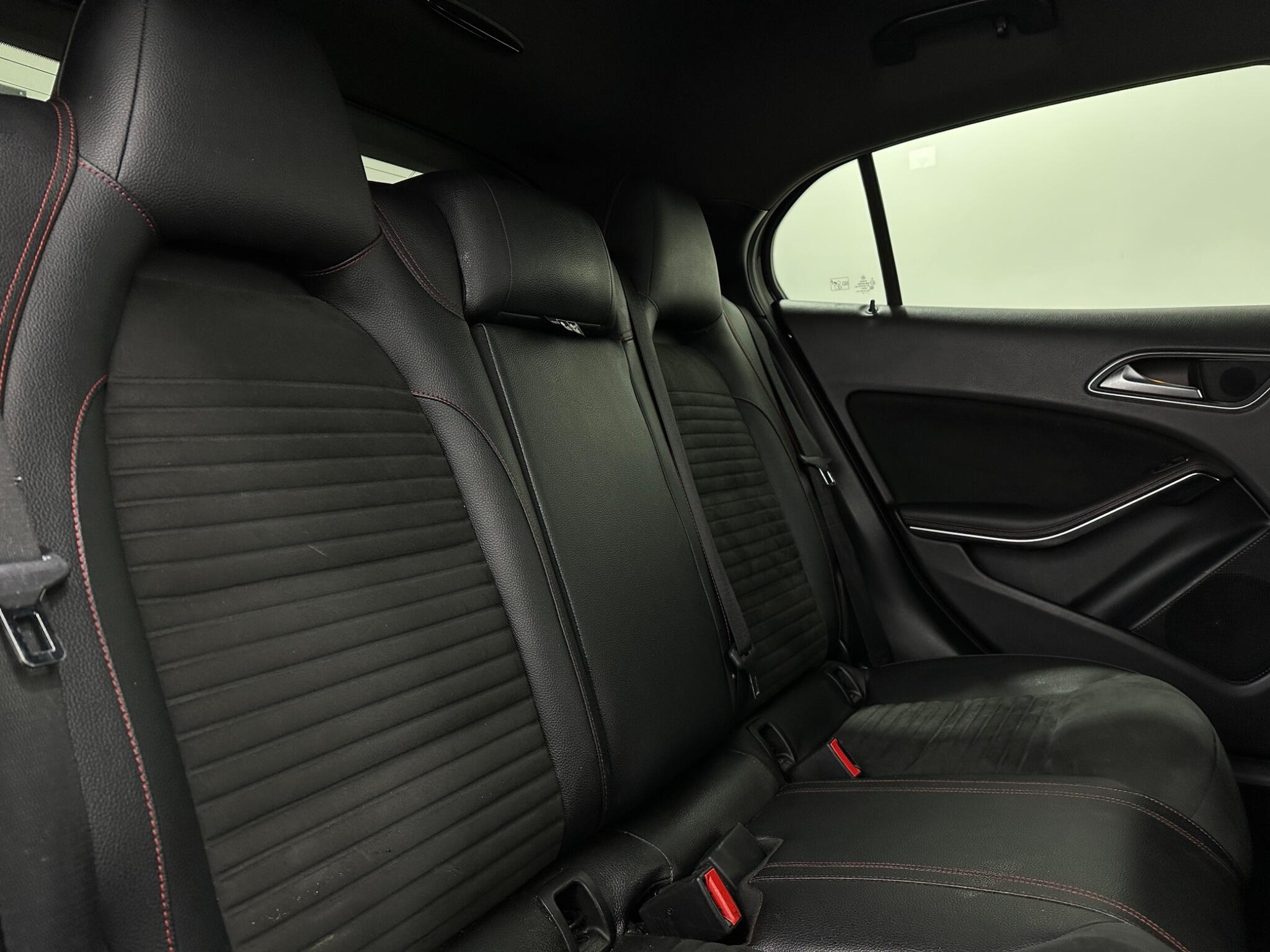 Mercedes-Benz Gla view 42