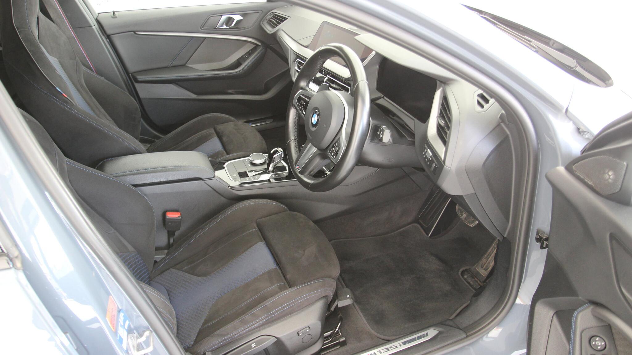 BMW 1 Series view 14