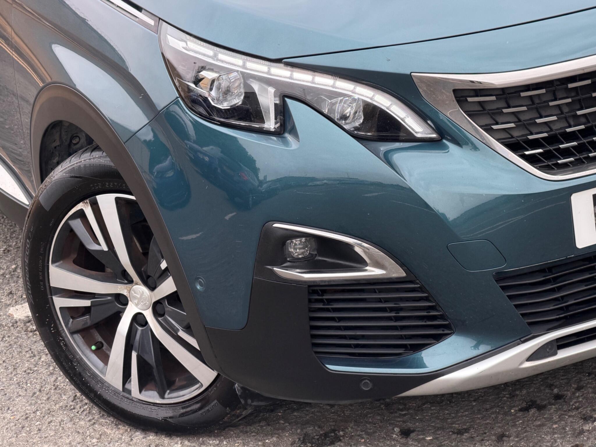 Peugeot 5008 view 12