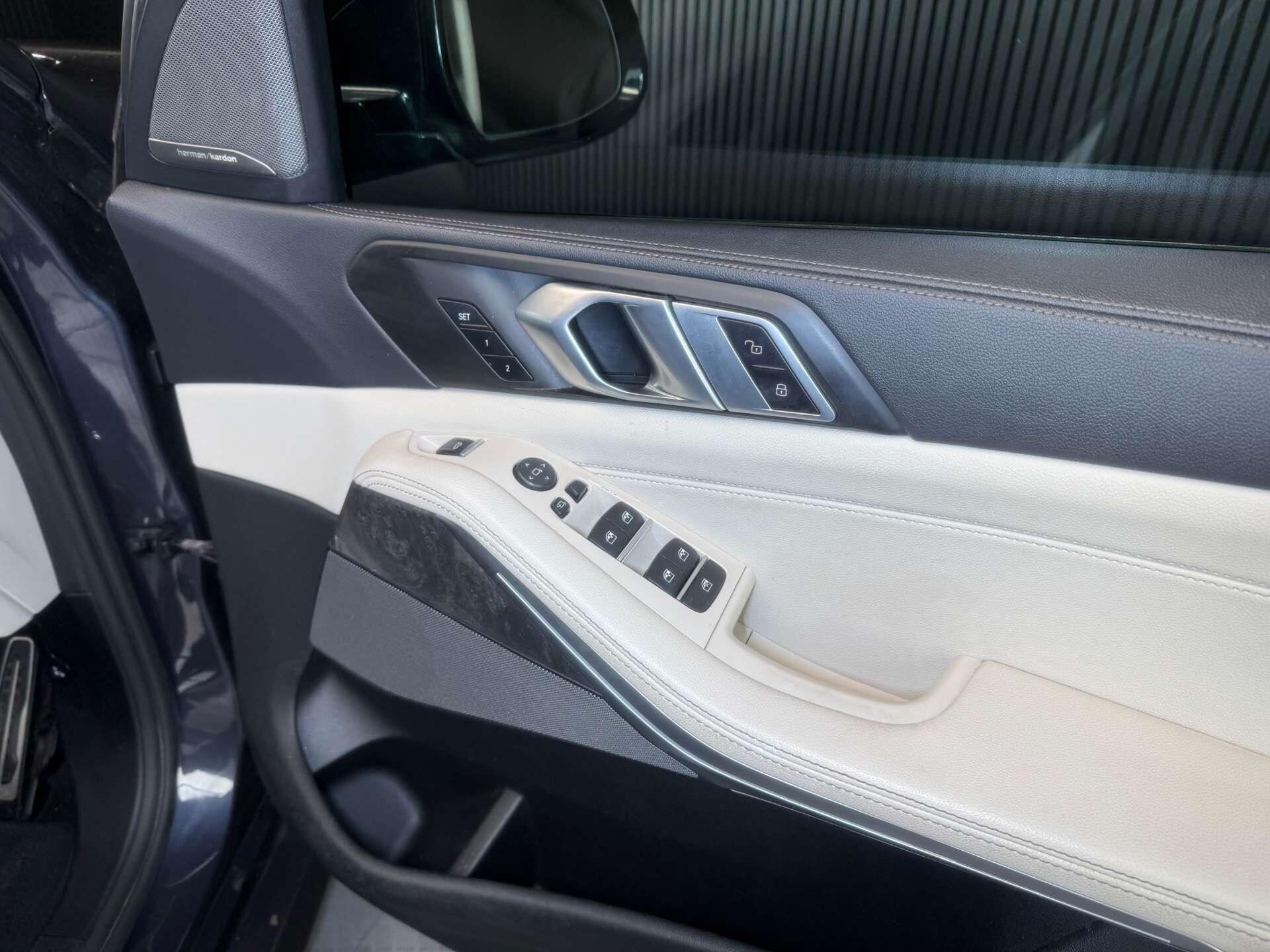 BMW X5 view 32