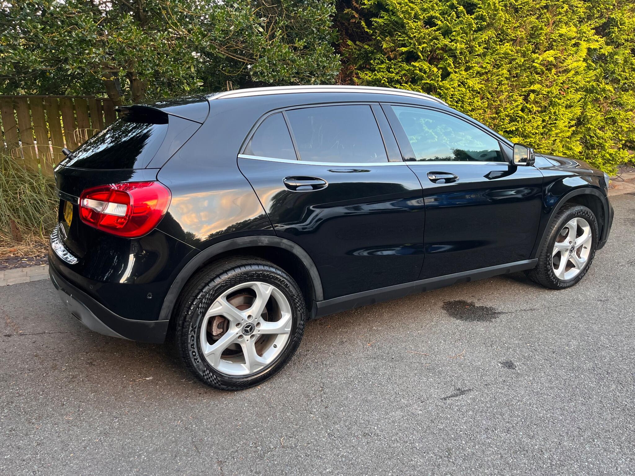 Mercedes-Benz Gla view 16