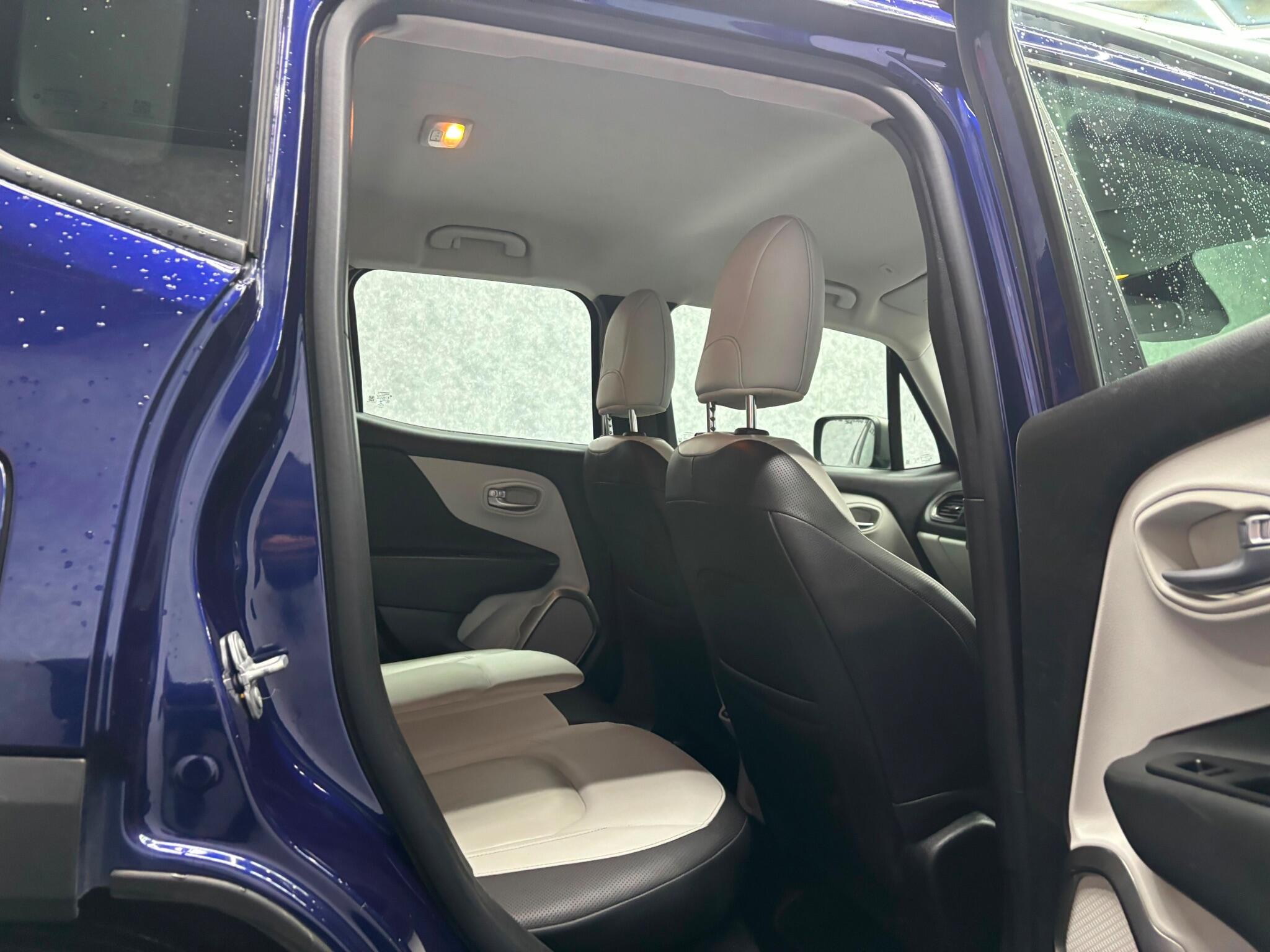 Jeep Renegade view 12