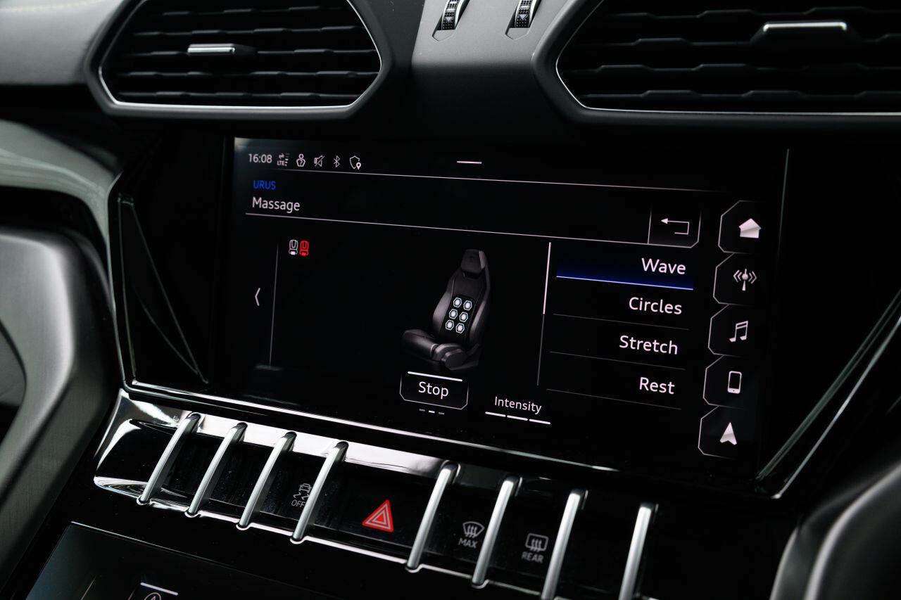 Lamborghini Urus view 92