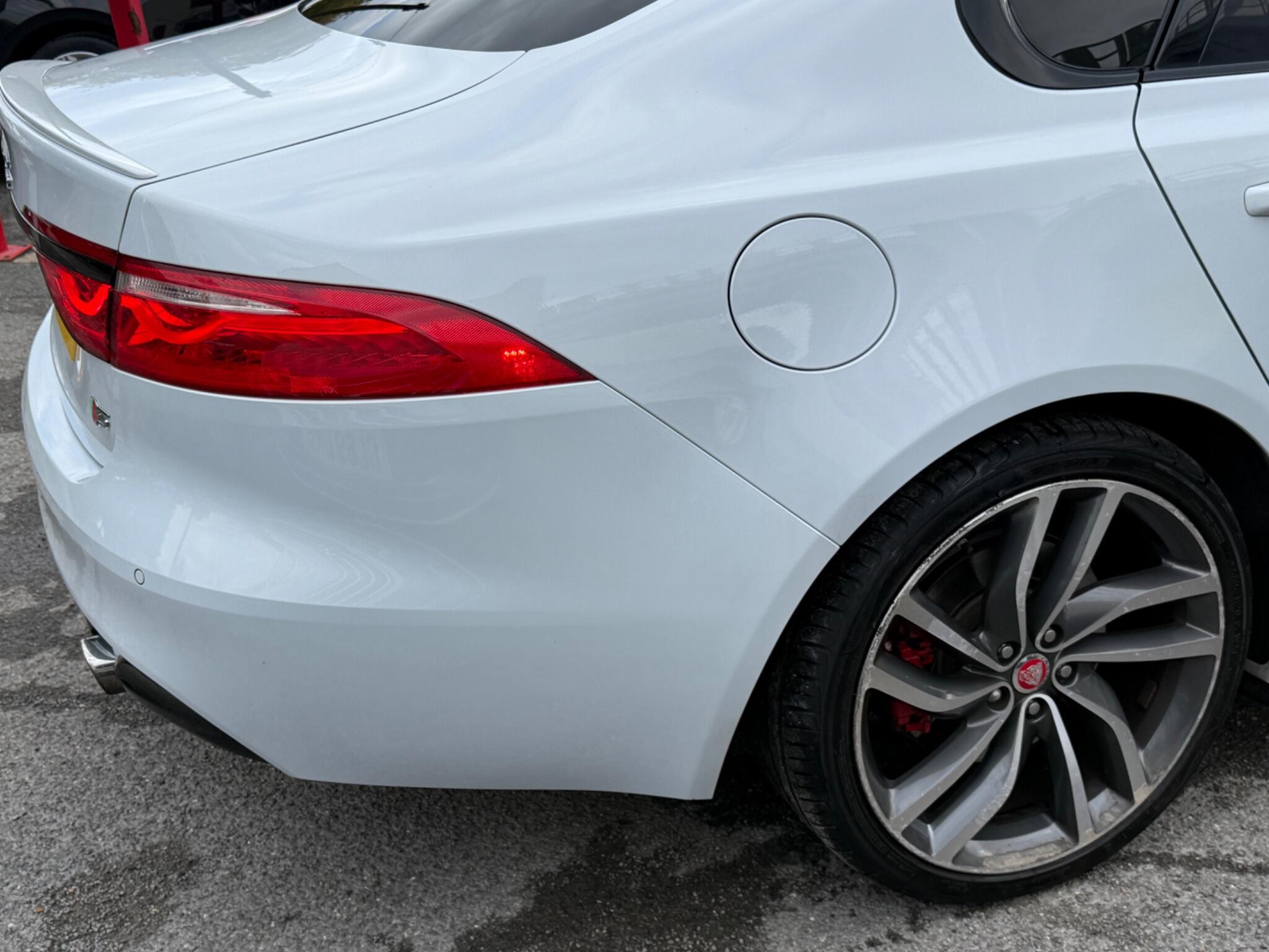 Jaguar XF - Image 23