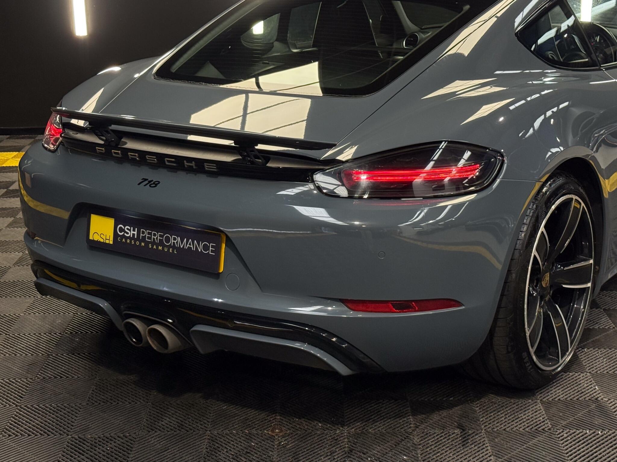 Porsche Cayman view 14