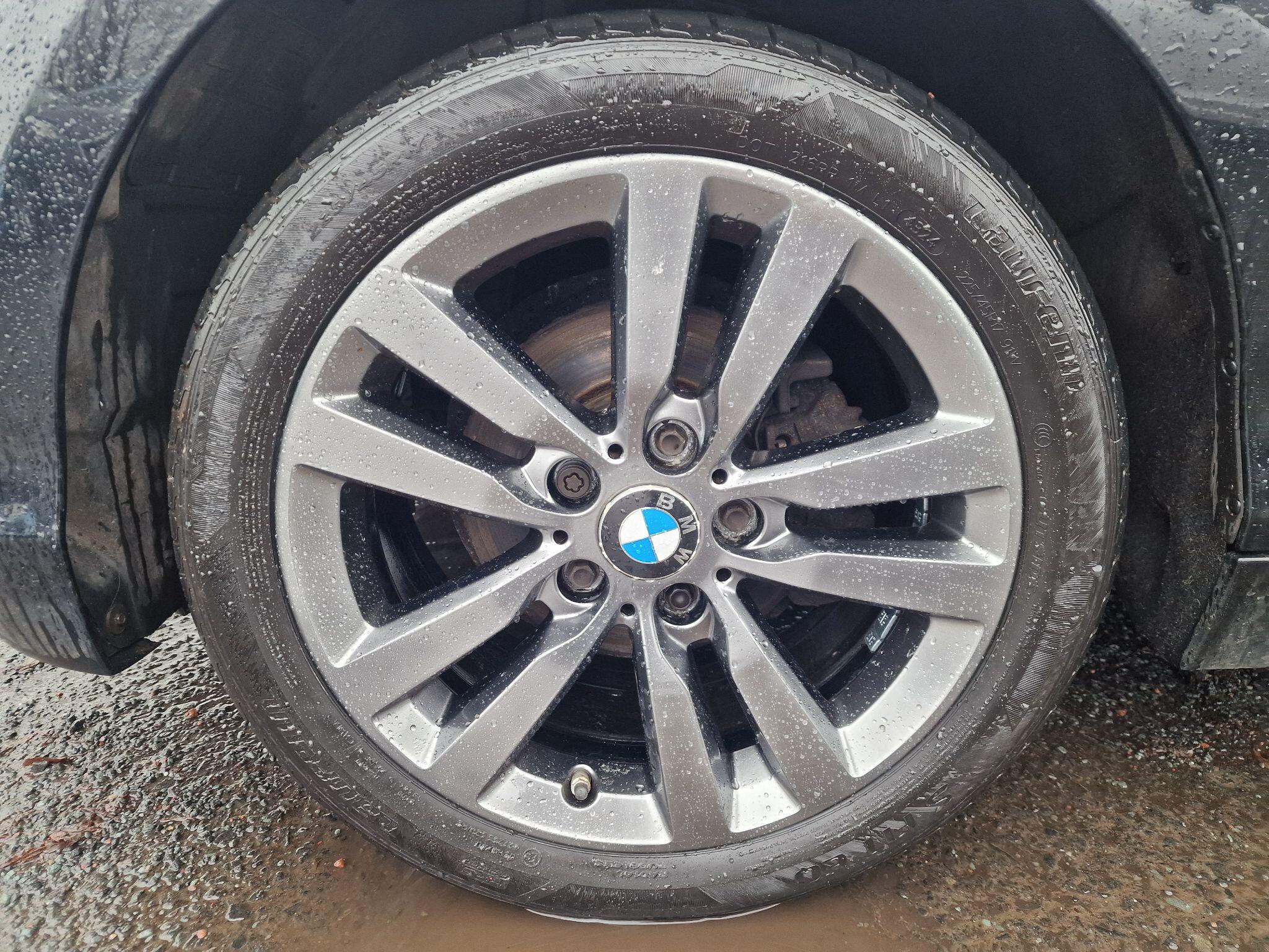 BMW 1 Series view 36