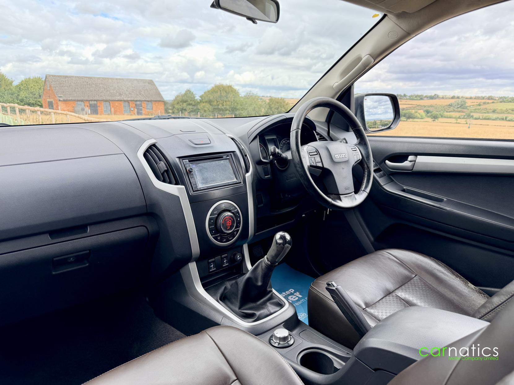 Isuzu D-Max view 14