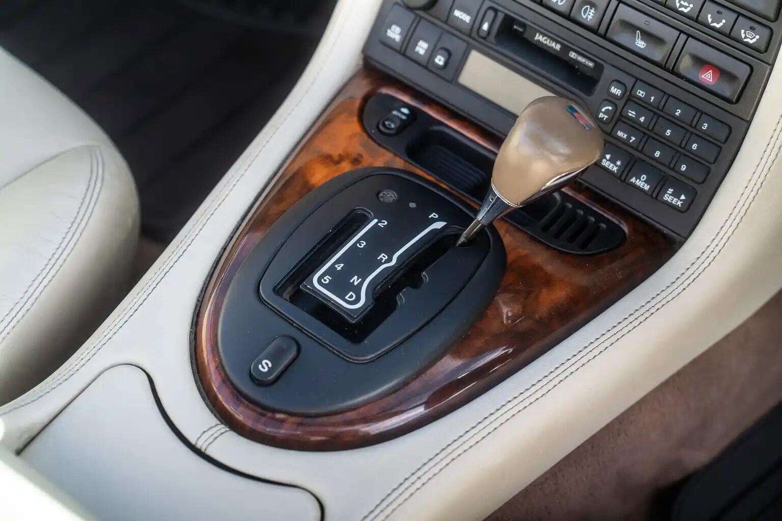 Jaguar XKR view 30