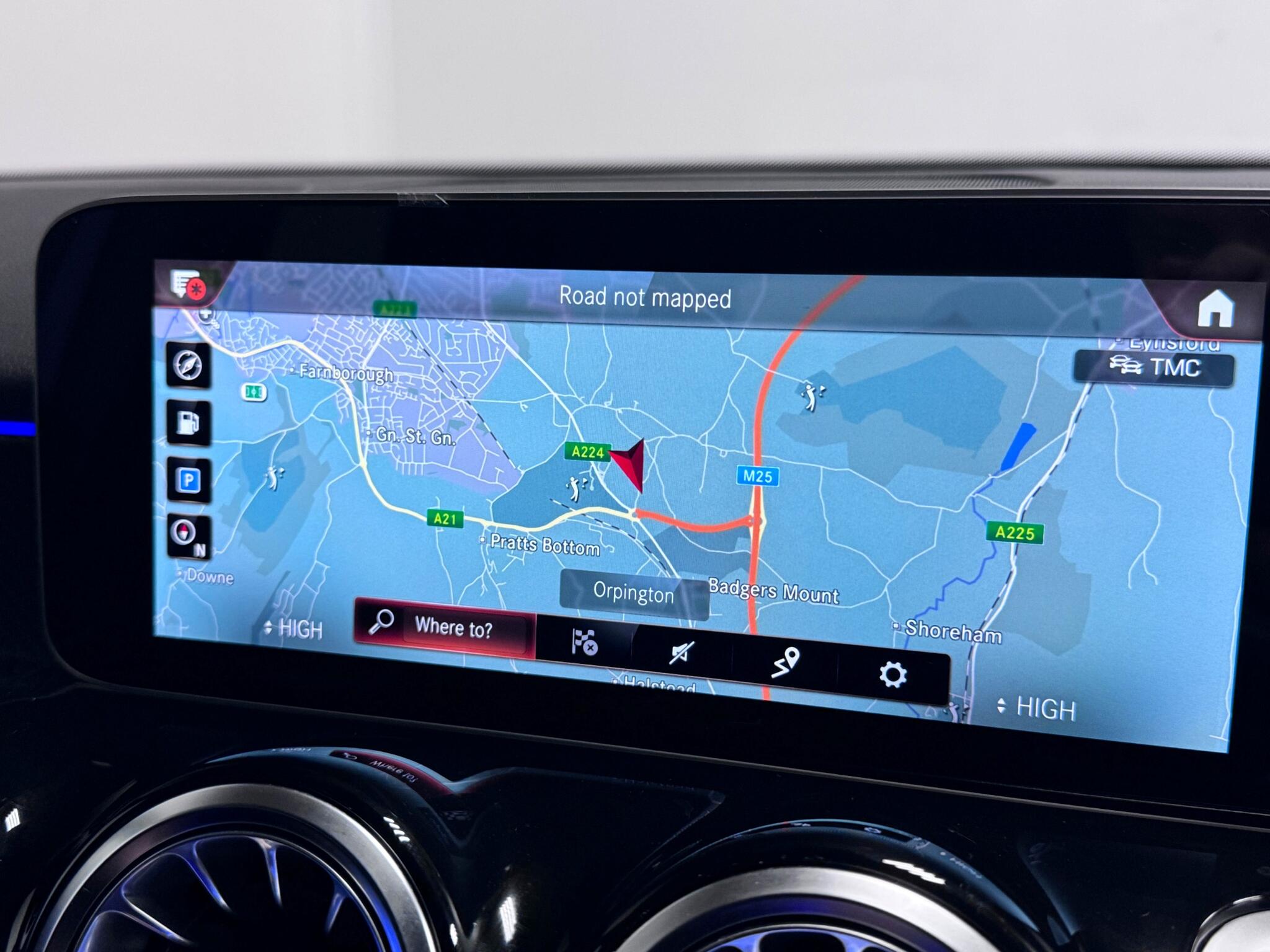 Mercedes-Benz GLB view 12