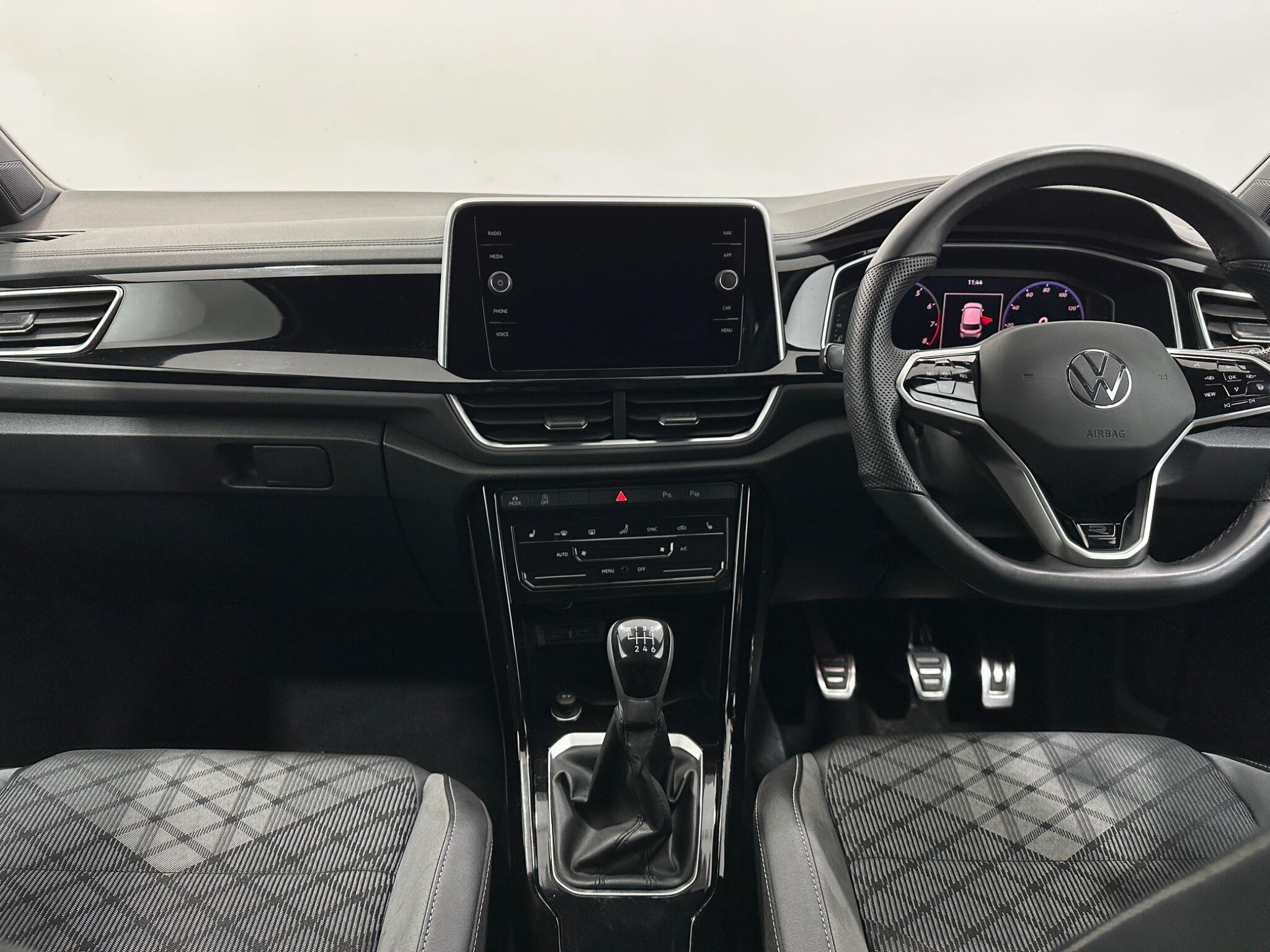 Volkswagen T-Roc view 20
