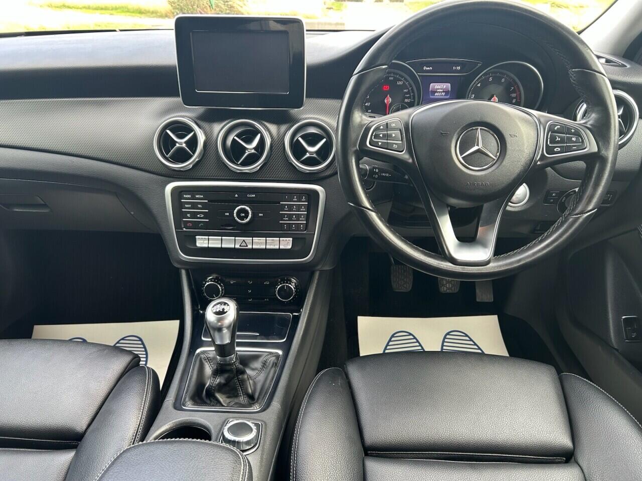 Mercedes-Benz GLA view 24