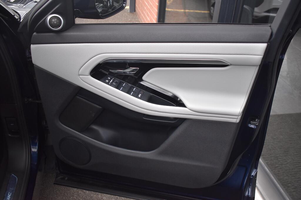 Land Rover Range Rover Evoque view 28